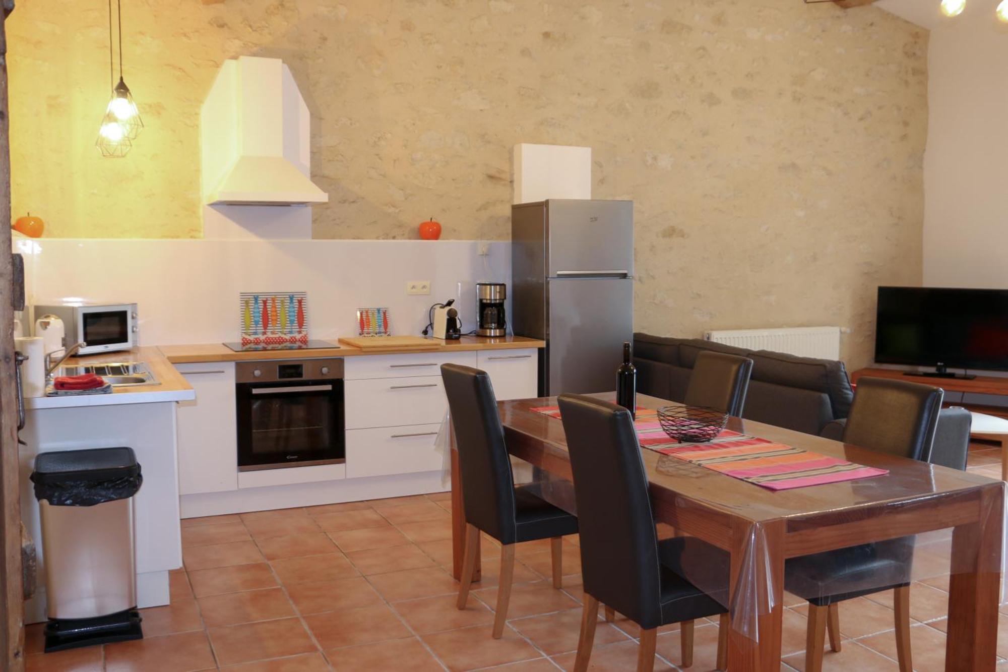 La Vigneraie De Laura: Gite Entre Vignes Et Chenes Sainte-Colombe  ภายนอก รูปภาพ